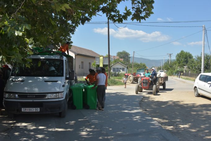 Известување: Продолжува делењето канти за отпадоци во Добрејци и Просениково